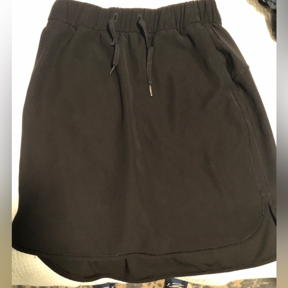 lululemon athletica Dresses & Skirts - Lululemon Black Active Skirt